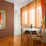 Tatil Evi In With Swimming Pool