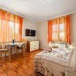 In With Swimming Pool Tatil Evi